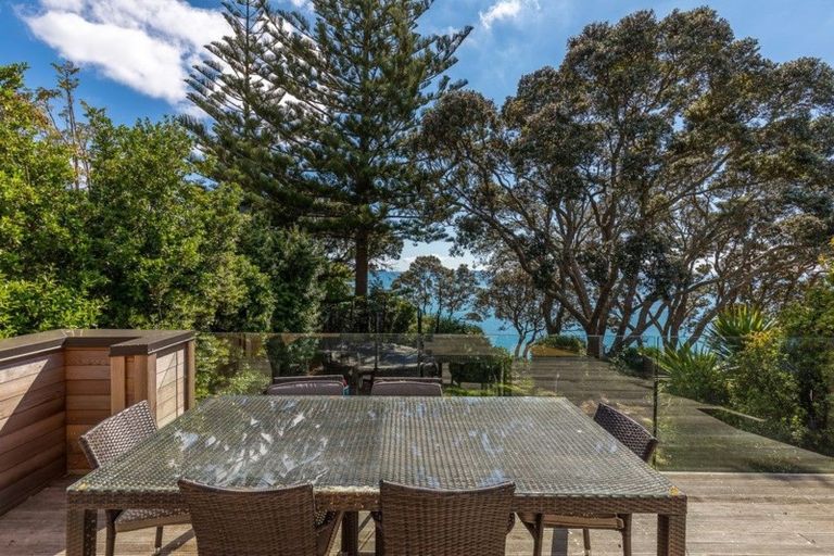 Photo of property in 2/58 Cliff Road, Torbay, Auckland, 0630