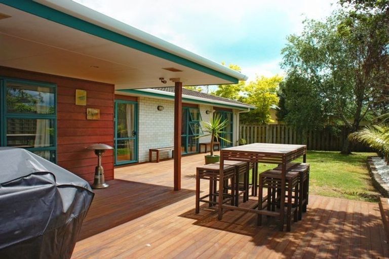 Photo of property in 5 Jan Higgins Place, Golflands, Auckland, 2013