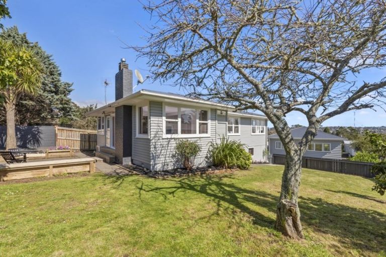 Photo of property in 17 Thomas Avenue, Te Atatu Peninsula, Auckland, 0610