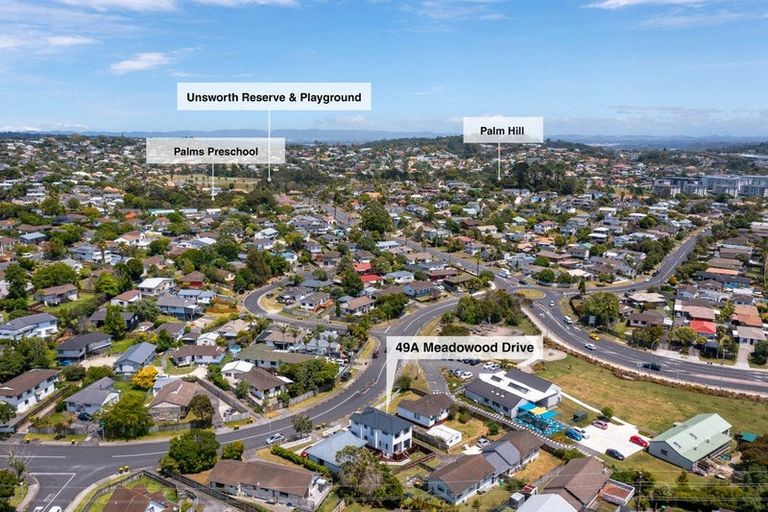 Photo of property in 49a Meadowood Drive, Unsworth Heights, Auckland, 0632