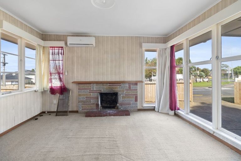 Photo of property in 2a Coniston Avenue, Te Atatu South, Auckland, 0610