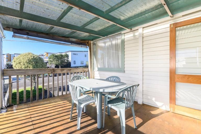 Photo of property in 18 Lavelle Road, Henderson, Auckland, 0612