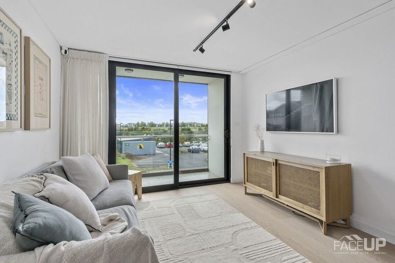 Photo of property in 21 Nugget Avenue, Hobsonville, Auckland, 0616