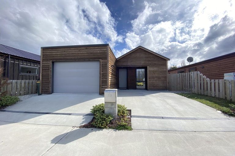 Photo of property in 19 Lauder Street, Lake Hayes, Queenstown, 9304