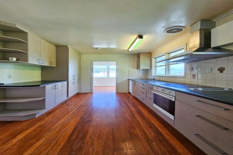 Photo of property in 2/12 Hamilton Place, Glenfield, Auckland, 0629