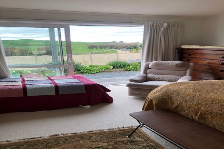 Photo of property in 737 State Highway 1, Te Horo, Otaki, 5581