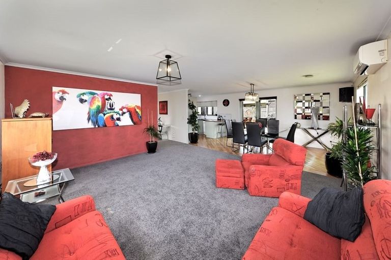Photo of property in 147f Sturges Road, Henderson, Auckland, 0612