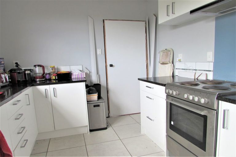 Photo of property in 40-42 Bell Street, Tawa, Wellington, 5028