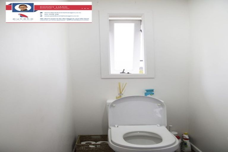 Photo of property in 107 Ennis Avenue, Pakuranga Heights, Auckland, 2010