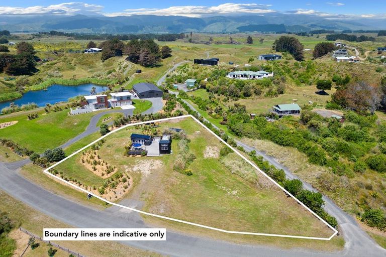 Photo of property in 47 Reay Mackay Grove, Waikawa Beach, Levin, 5573