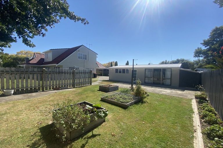 Photo of property in 51 John F Kennedy Drive, Milson, Palmerston North, 4414