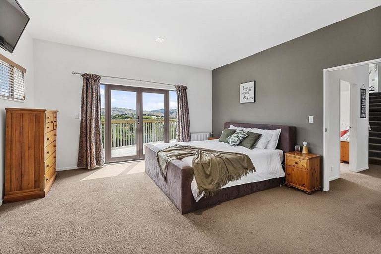 Photo of property in 4 Helm Place, Whitby, Porirua, 5024