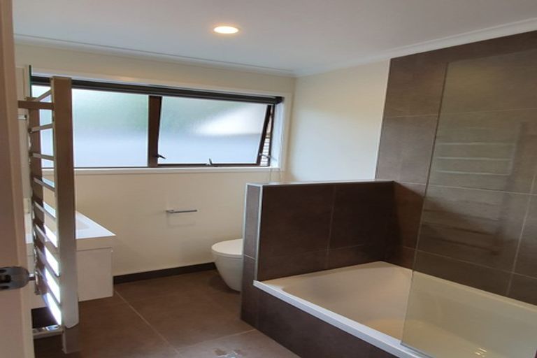 Photo of property in 53 Pemberton Avenue, Bayview, Auckland, 0629