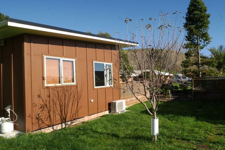 Photo of property in 11 Kebbell Drive, Waikanae, 5391