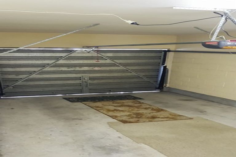 Photo of property in 18b Nelson Square, Picton, 7220