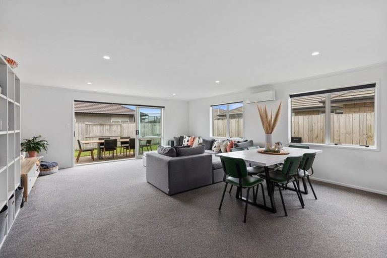 Photo of property in 19 Naeo Close, Papamoa Beach, Papamoa, 3118