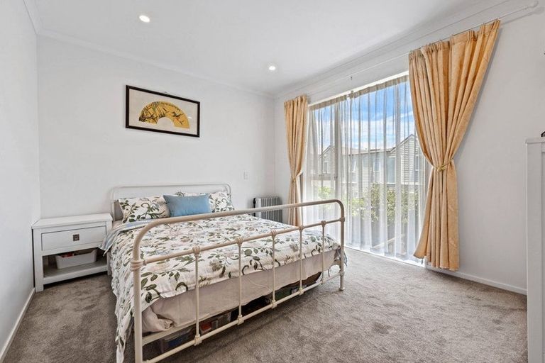 Photo of property in 53 Glidepath Road, Hobsonville, Auckland, 0616