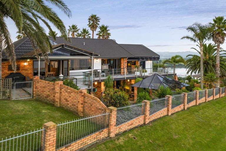 Photo of property in 5 Kotare Place, Sandspit, Warkworth, 0982