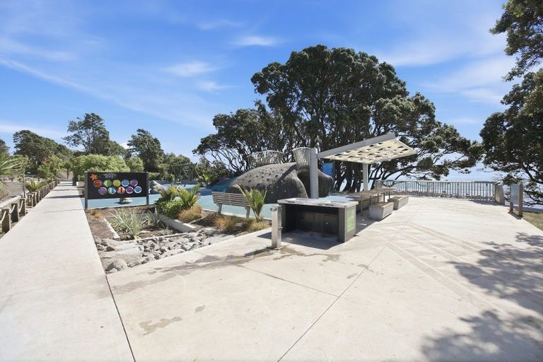 Photo of property in 5 Kawaroa Close, New Plymouth, 4310