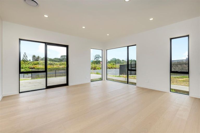 Photo of property in 2 Whawhaki Road, Beachlands, Auckland, 2018