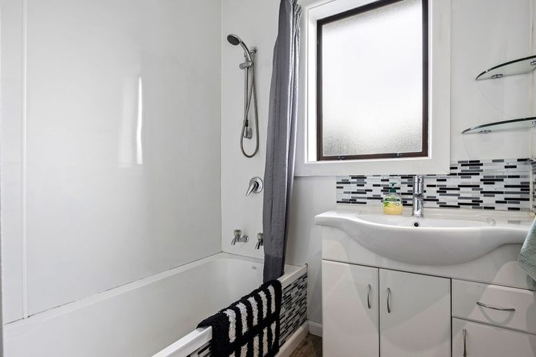 Photo of property in 97 Winters Road, Redwood, Christchurch, 8051