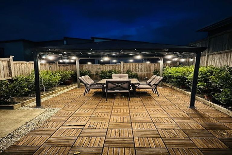 Photo of property in 10 Sophie Lane, Henderson, Auckland, 0612