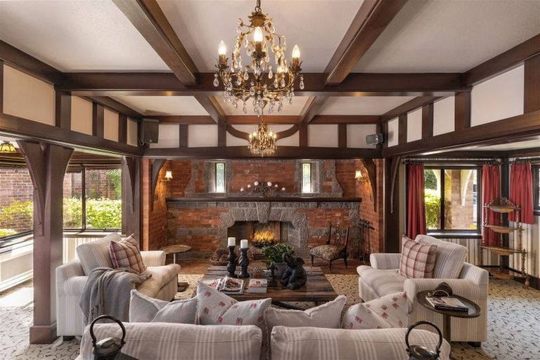 Photo of property in 283 Papanui Road, Merivale, Christchurch, 8052