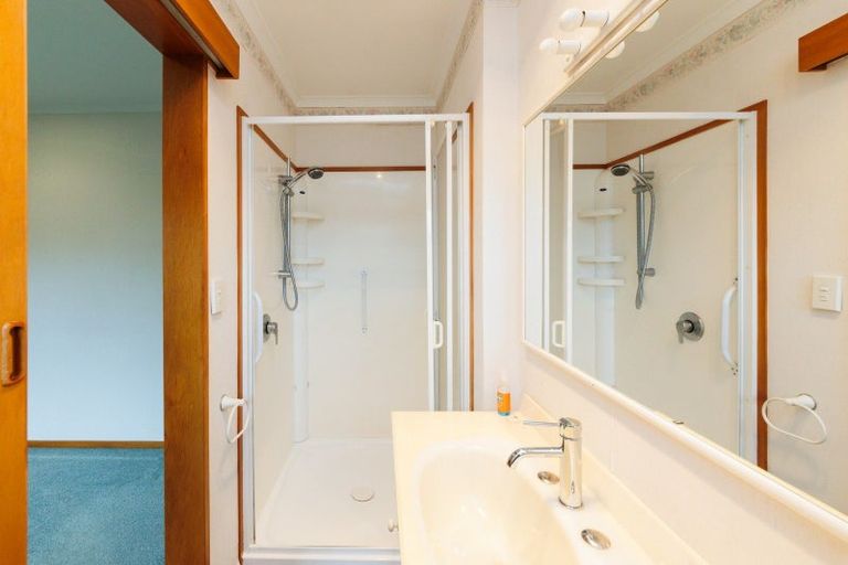 Photo of property in 9 Edgecombe Court, Roslyn, Palmerston North, 4414