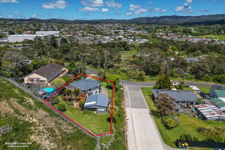 Photo of property in 81 Rangeview Road, Sunnyvale, Auckland, 0612