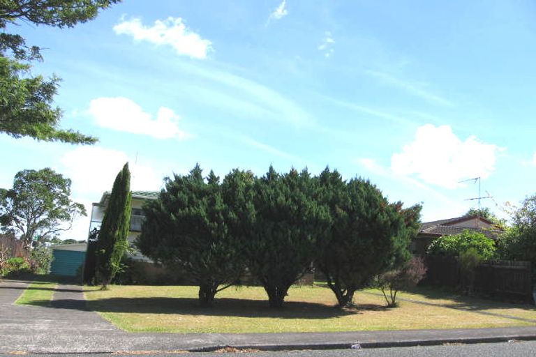 Photo of property in 40 Cockayne Crescent, Sunnynook, Auckland, 0620