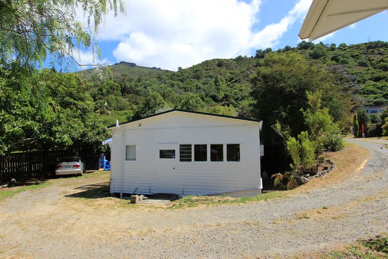 Photo of property in 22 Main Road, Havelock, 7100