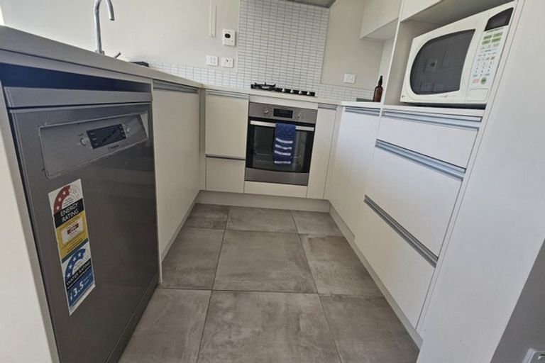 Photo of property in 6 Wai Place, Westgate, Auckland, 0614