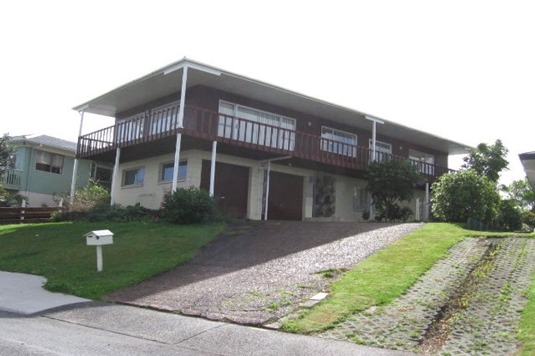 Photo of property in 13 Cyclarama Crescent, Massey, Auckland, 0614