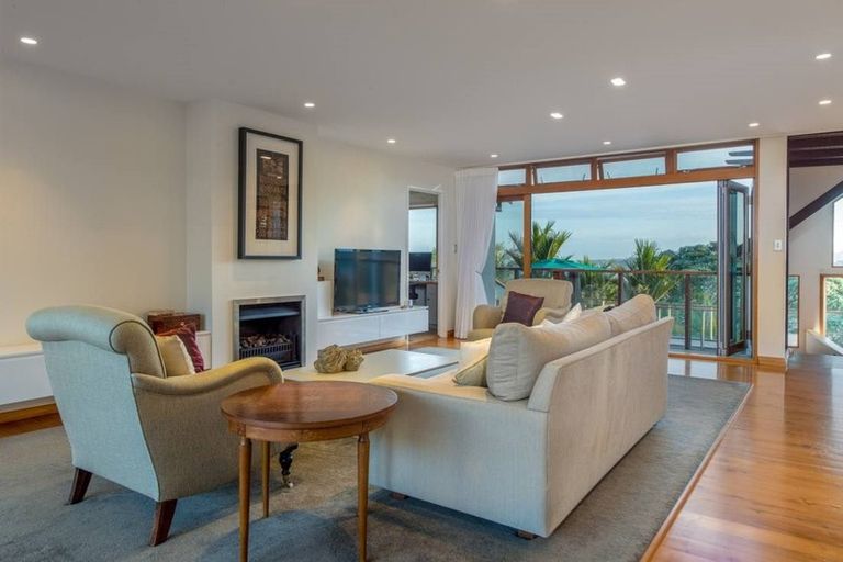 Photo of property in 11 Clifton Road, Browns Bay, Auckland, 0630