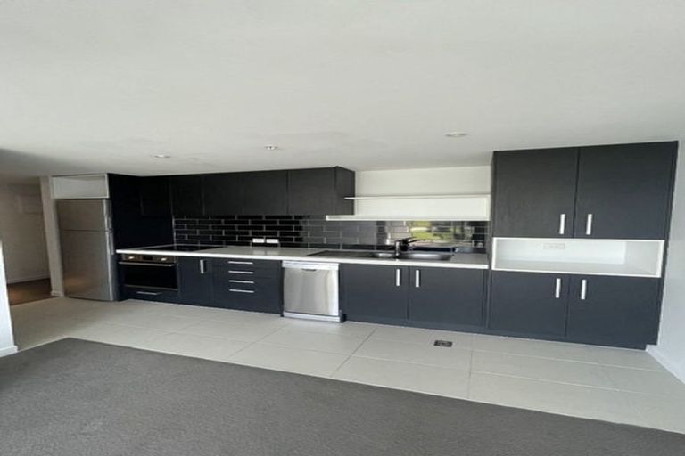 Photo of property in Nouvo Apartments, 3a/21 Rugby Street, Mount Cook, Wellington, 6021