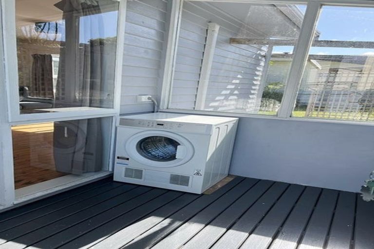 Photo of property in 3a Oakleigh Street, Maungaraki, Lower Hutt, 5010