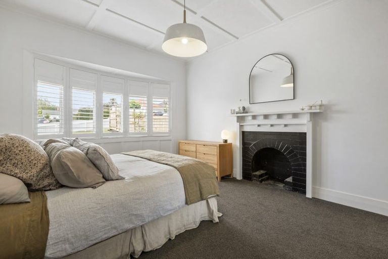 Photo of property in 10 Le Roy Terrace, Birkenhead, Auckland, 0626