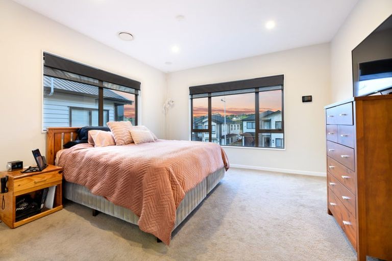 Photo of property in 28 Windlass Street, Long Bay, Auckland, 0630