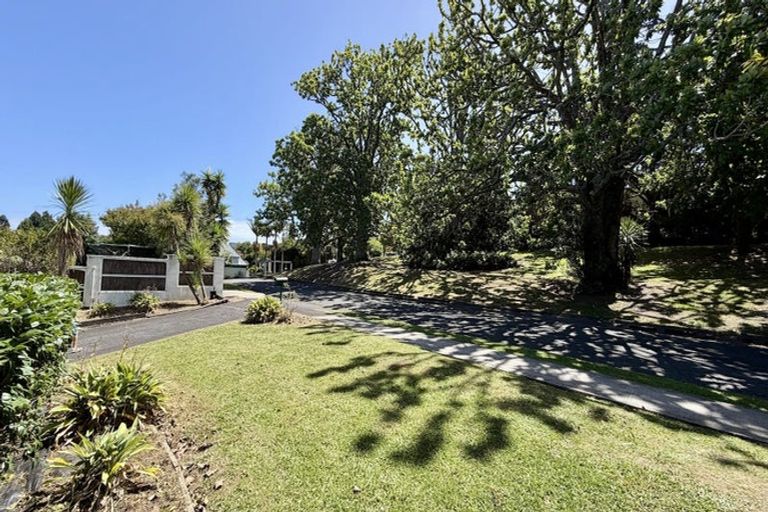 Photo of property in 5 Holyoake Place, Chatswood, Auckland, 0626