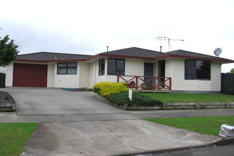 Photo of property in 96 Hillcrest Drive, Kelvin Grove, Palmerston North, 4414