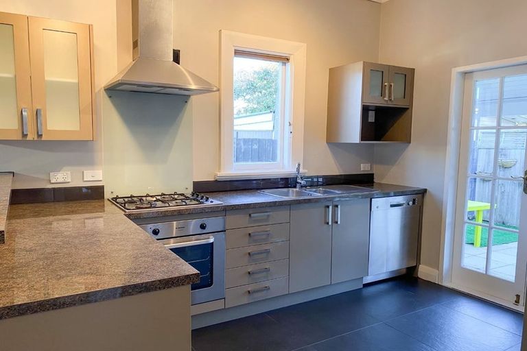 Photo of property in 28 Purchas Street, St Albans, Christchurch, 8014