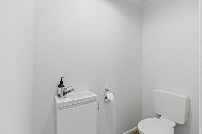 Photo of property in 19 Omori Place, Castlecliff, Whanganui, 4501