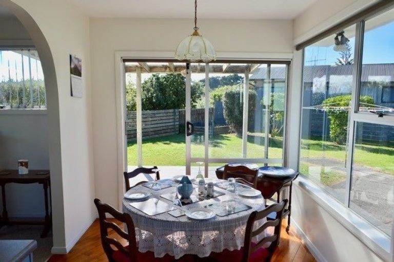 Photo of property in 2b Mahoe Street, Otaki Beach, Otaki, 5512