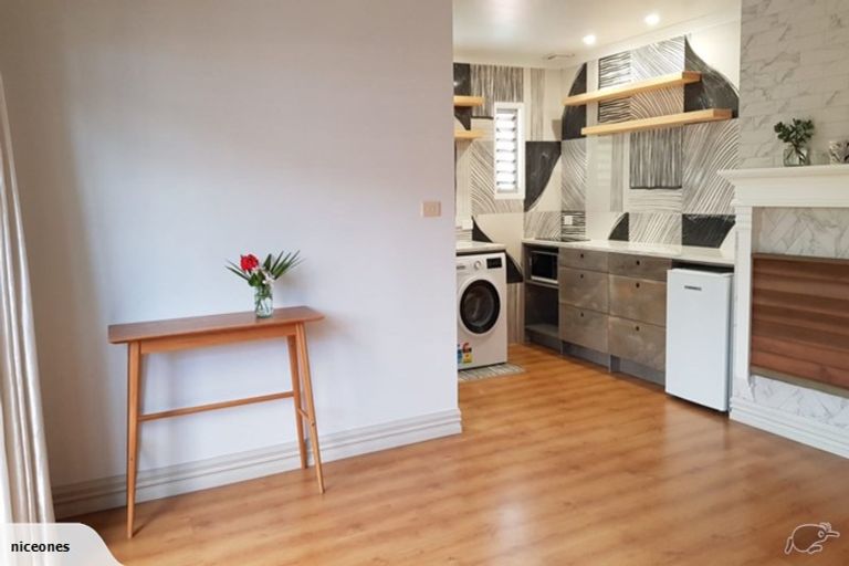 Photo of property in 19 Millstream Drive, Henderson, Auckland, 0610