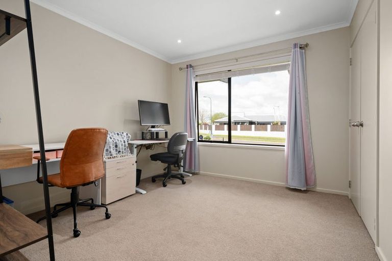 Photo of property in 2 Lavenham Place, Rototuna North, Hamilton, 3210