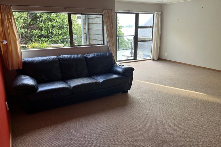 Photo of property in 14 Taungata Road, York Bay, Lower Hutt, 5013
