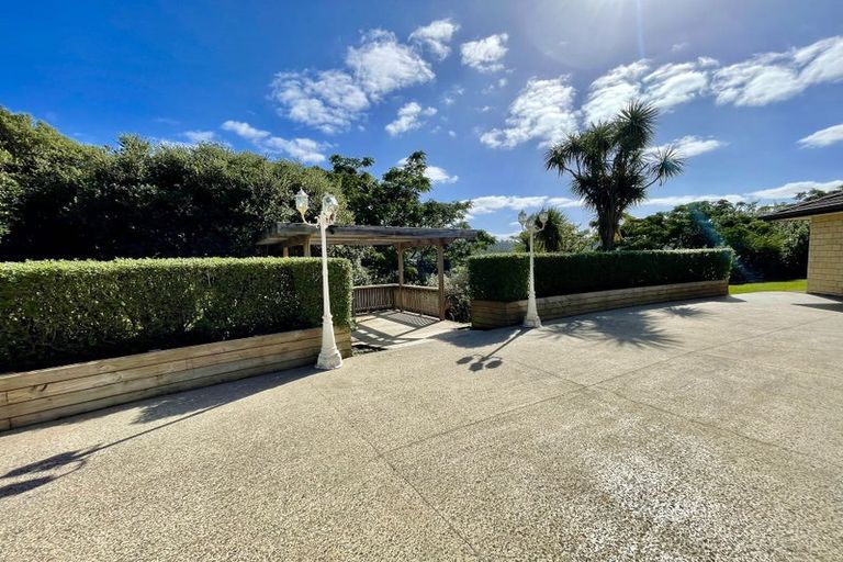 Photo of property in 11 Schopolo Place, Schnapper Rock, Auckland, 0632