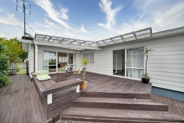 Photo of property in 60 De Quincey Terrace, Highland Park, Auckland, 2010