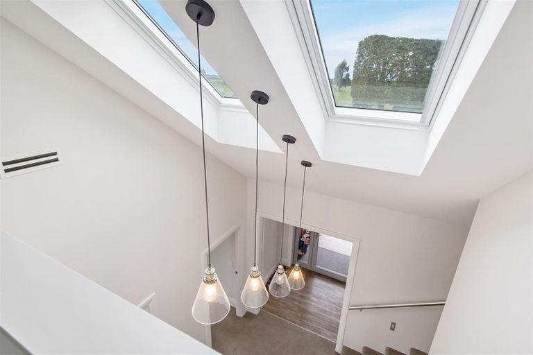 Photo of property in 308 Timaru Road, Waimate, 7978