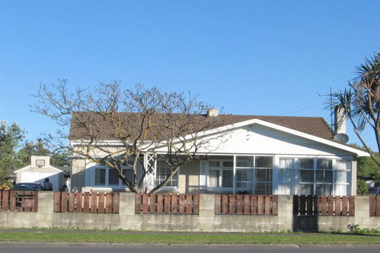 Photo of property in 35 De Lautour Road, Inner Kaiti, Gisborne, 4010